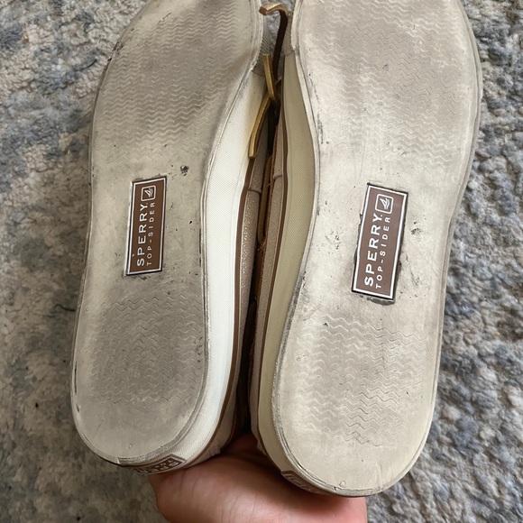 Size 7 Sperry gold sparkle boat shoe - Picture 4 of 4